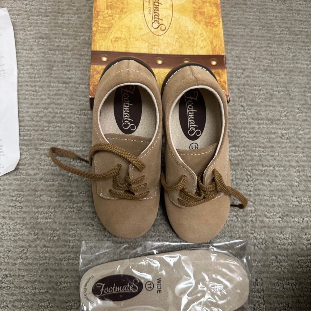 NIB Footmates Tan Saddle Shoes